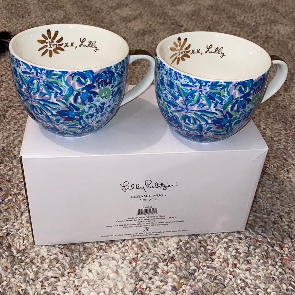 Lilly Pulitzer ceramic mugs set of 2 - new in box! Beautiful blue and gold!